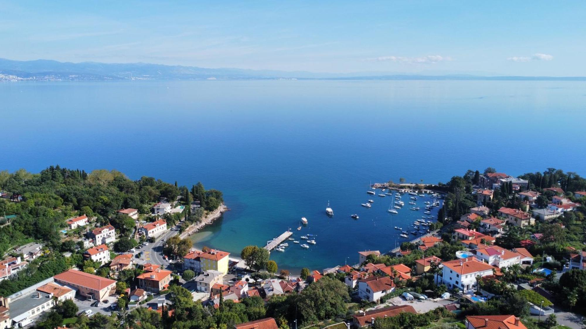 Grand Pool Apartment Ika-Opatija Luaran gambar