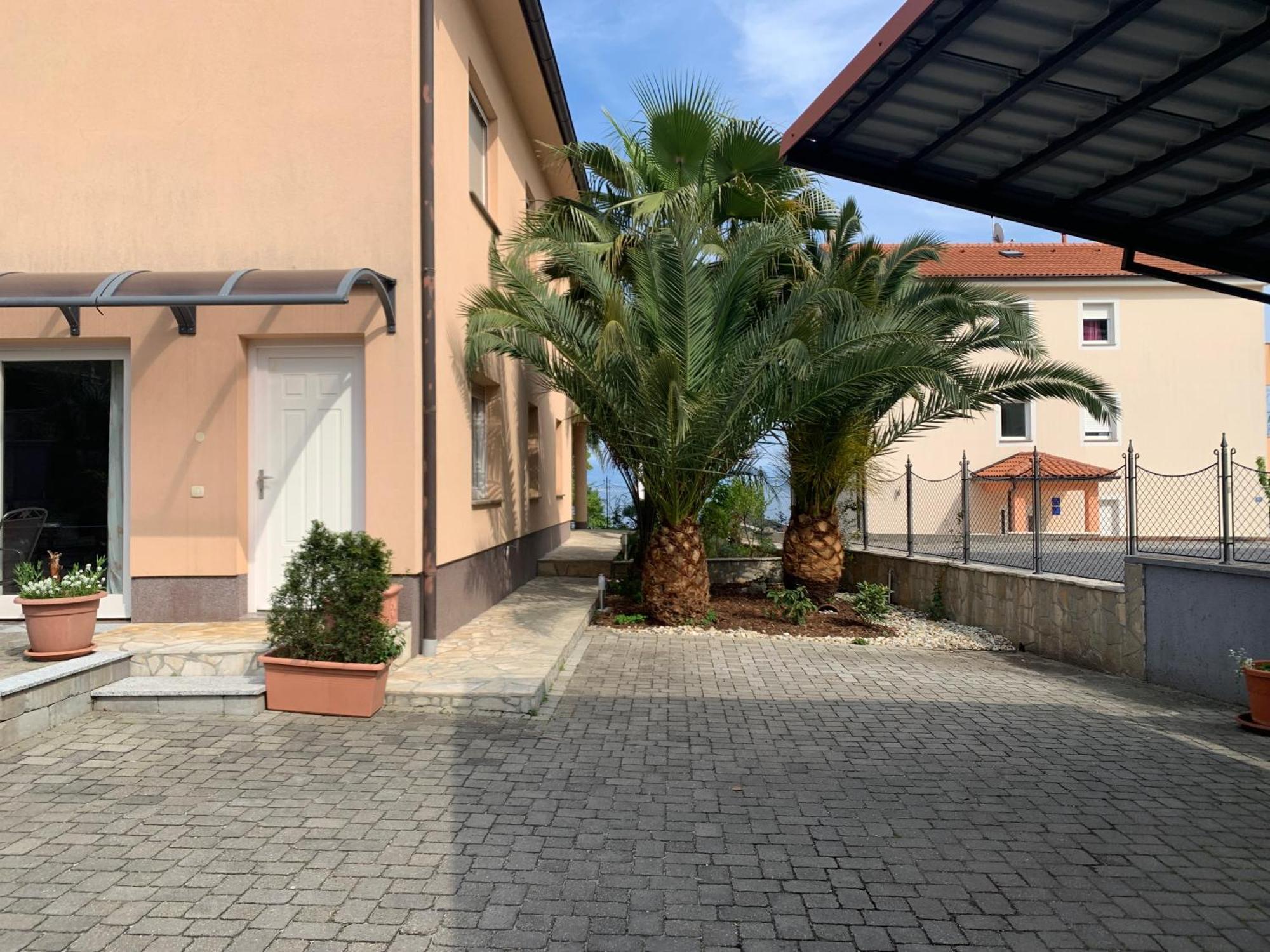 Grand Pool Apartment Ika-Opatija Luaran gambar