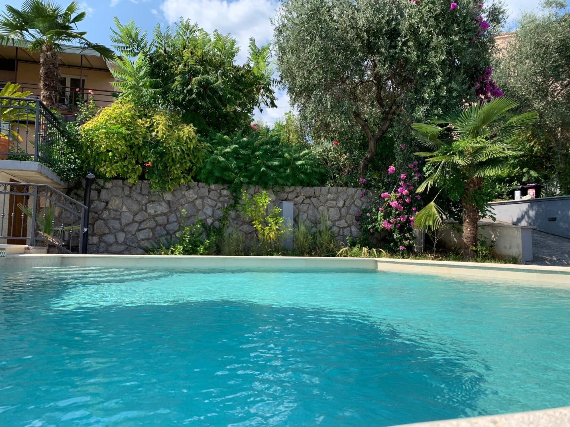 Grand Pool Apartment Ika-Opatija Luaran gambar